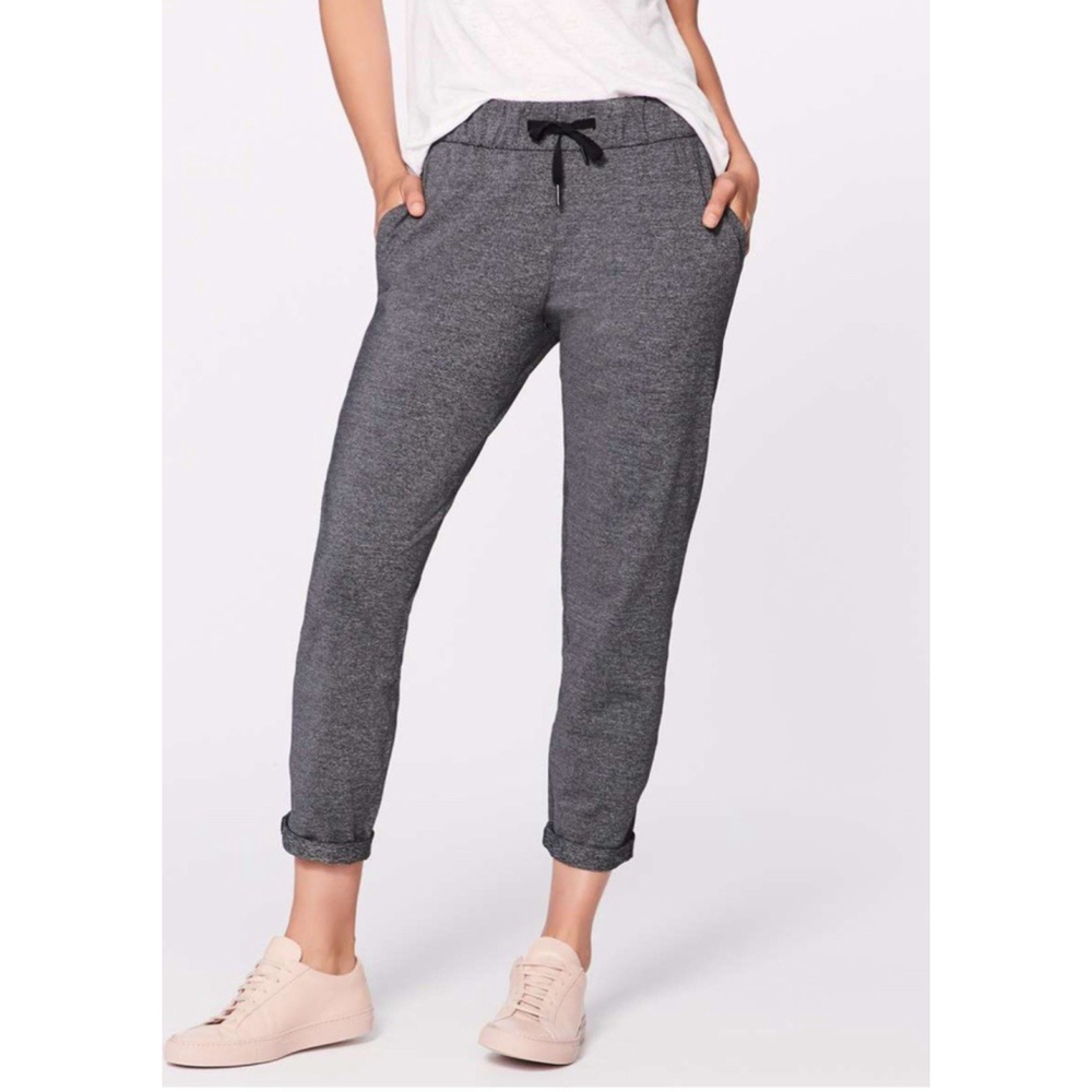 LULULEMON ON THE FLY PANT 26.5” HEATHERED BLACK COLOR SIZE 6